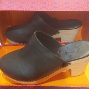 New Free People wood clogs